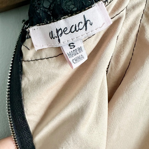 a.peach black lace sleeveless top - Picture 7 of 8